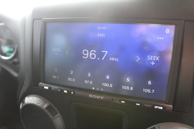 Used 2015 Jeep Wrangler Unlimited Sport w/ Connectivity Group AWD/4WD image 21