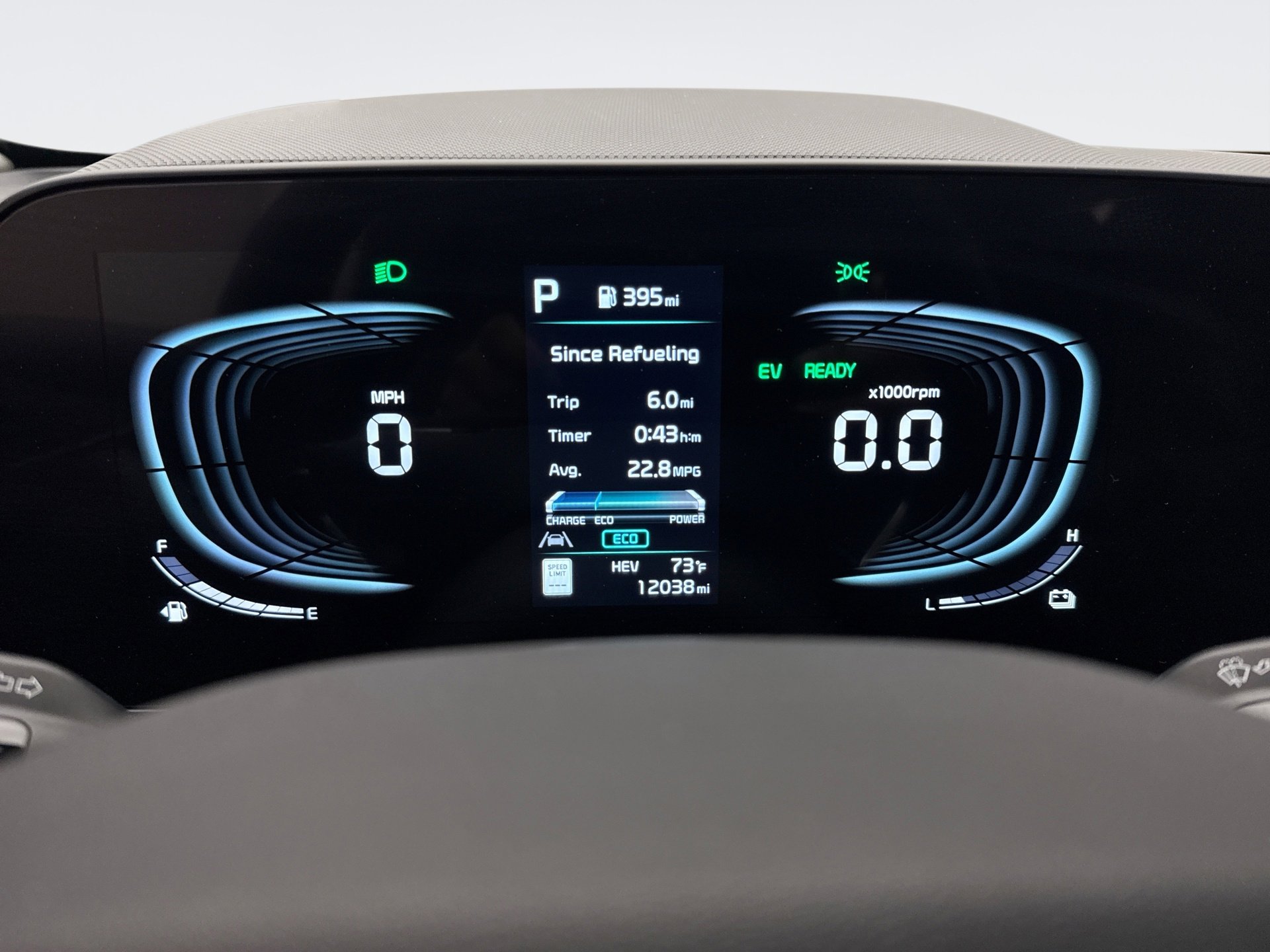 Used 2024 Kia Niro EX w/ EX Cold Weather Package image 13