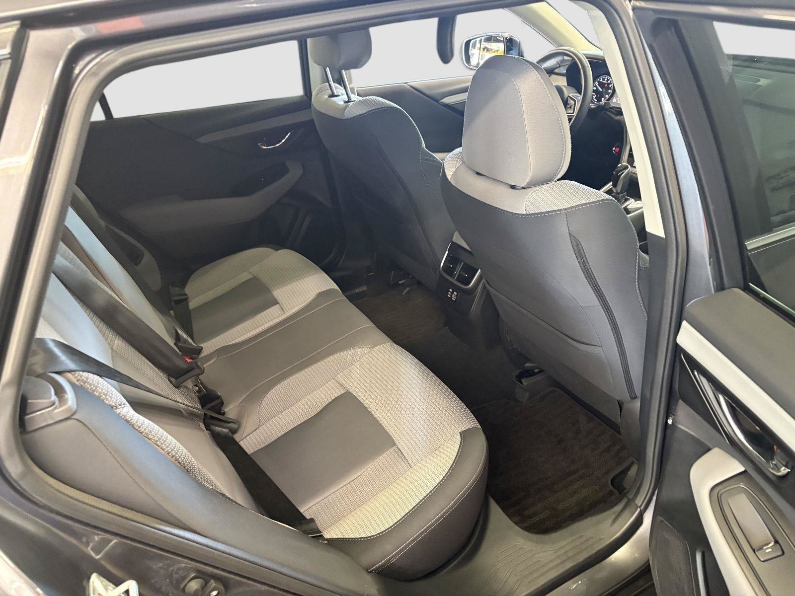 Used 2025 Subaru Outback Premium AWD/4WD image 18