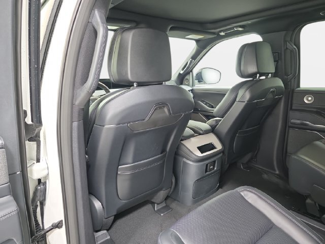 New 2027 Lincoln Navigator Reserve w/ Jet Appearance Package AWD/4WD image 10