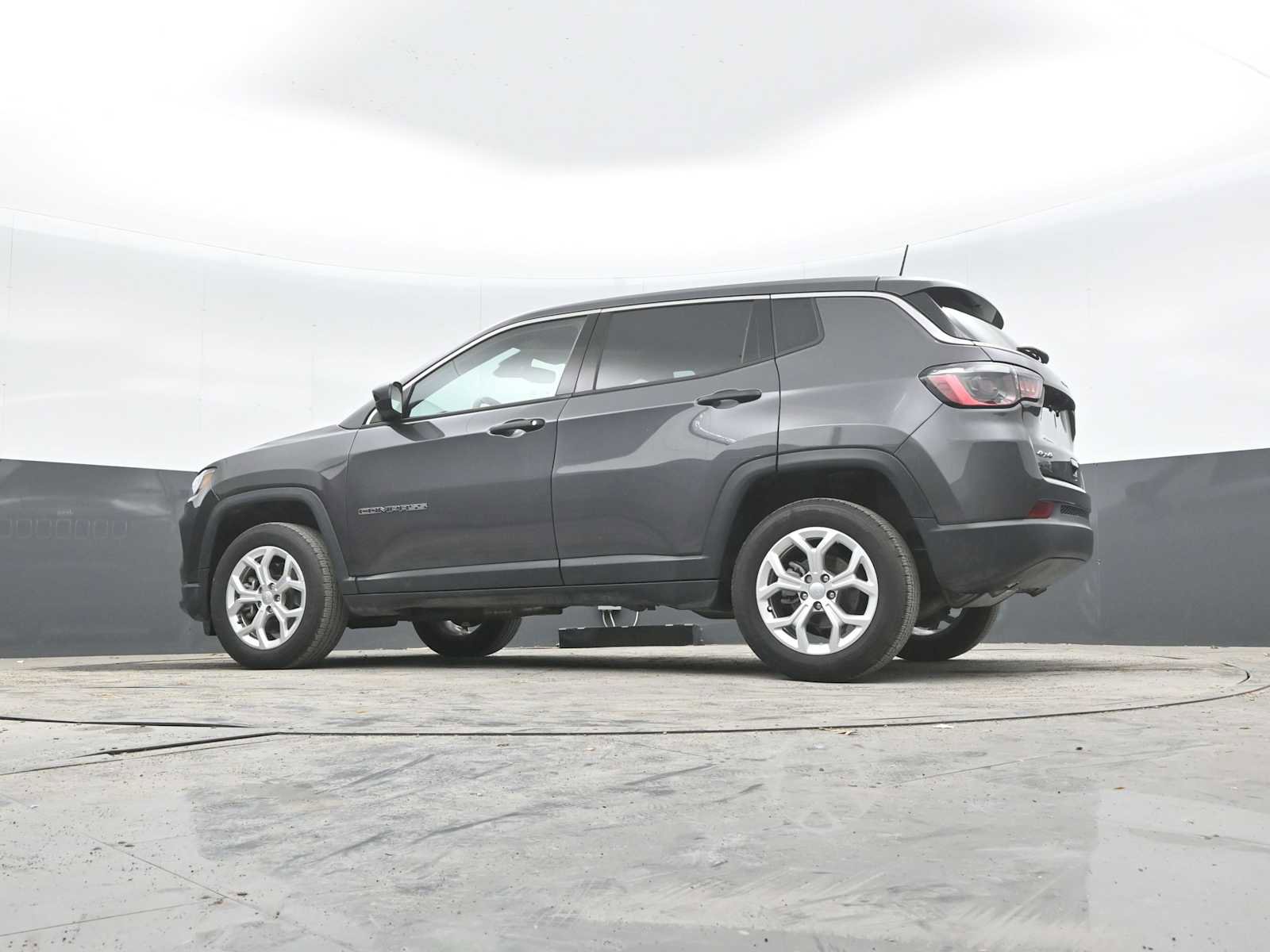 Used 2024 Jeep Compass Sport AWD/4WD image 38