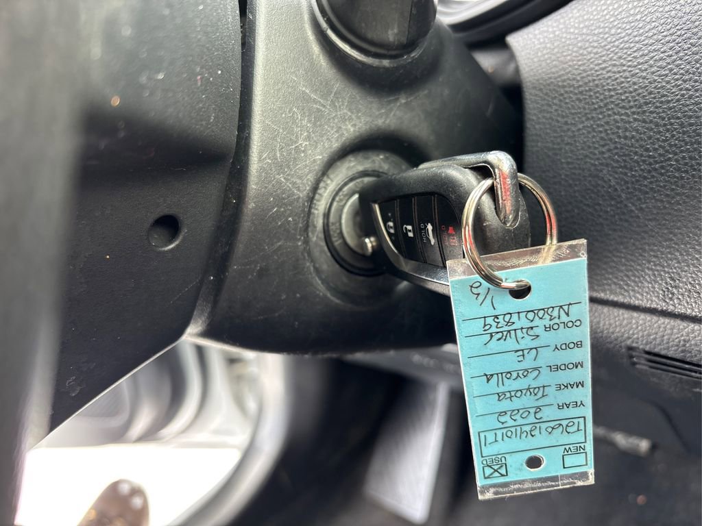 Used 2022 Toyota Corolla LE image 29