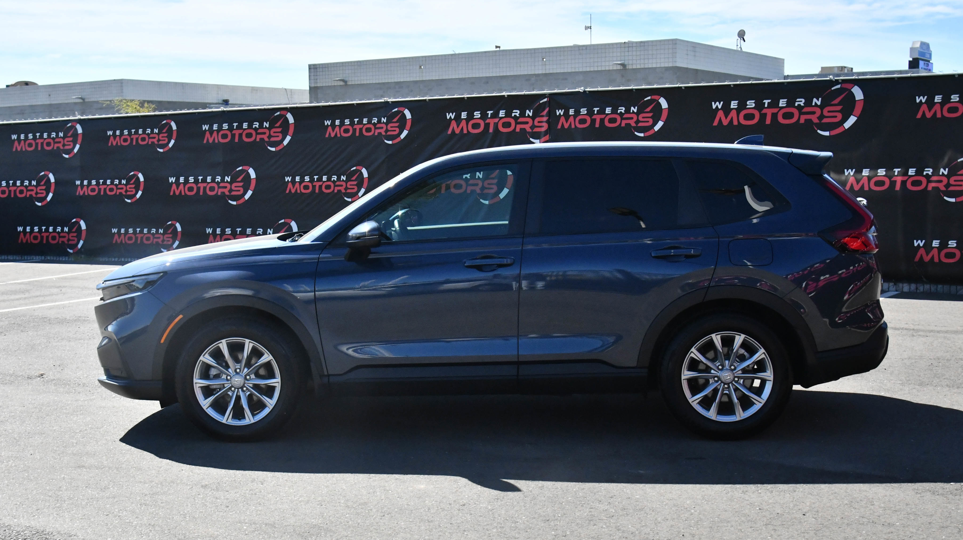 Used 2024 Honda CR-V EX-L image 4