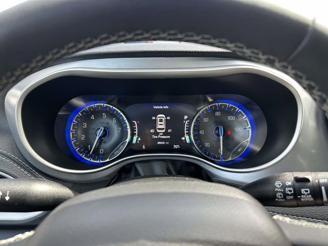 Used 2022 Chrysler Pacifica Touring-L w/ S Appearance Package AWD/4WD image 13