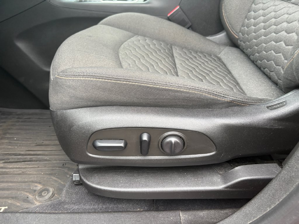 Used 2021 Chevrolet Equinox LT AWD/4WD image 13