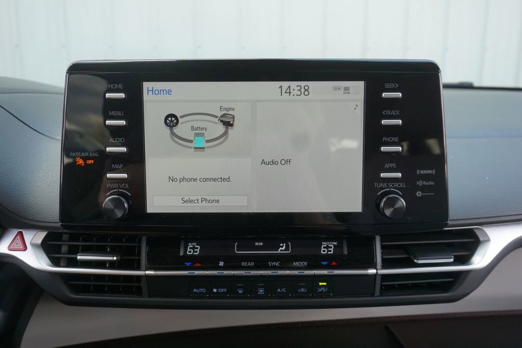 Used 2024 Toyota Sienna LE image 9