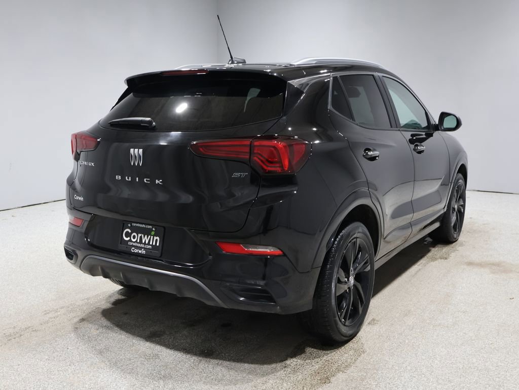 Used 2024 Buick Encore GX Sport Touring image 2