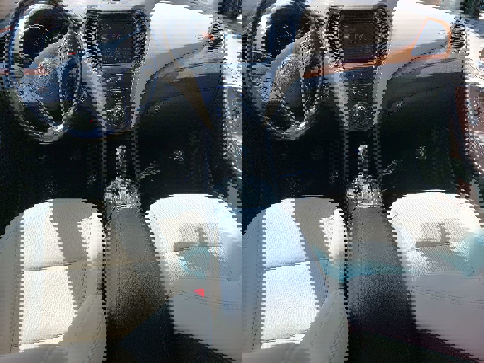 Used 2013 Hyundai Santa Fe Sport 2.0T image 9