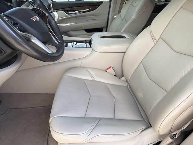 Used 2019 Cadillac Escalade Premium Luxury image 22
