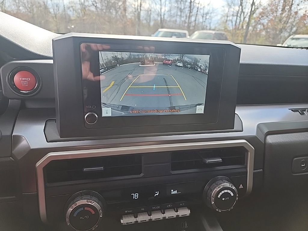 Used 2025 Toyota Tacoma TRD Off-Road image 23