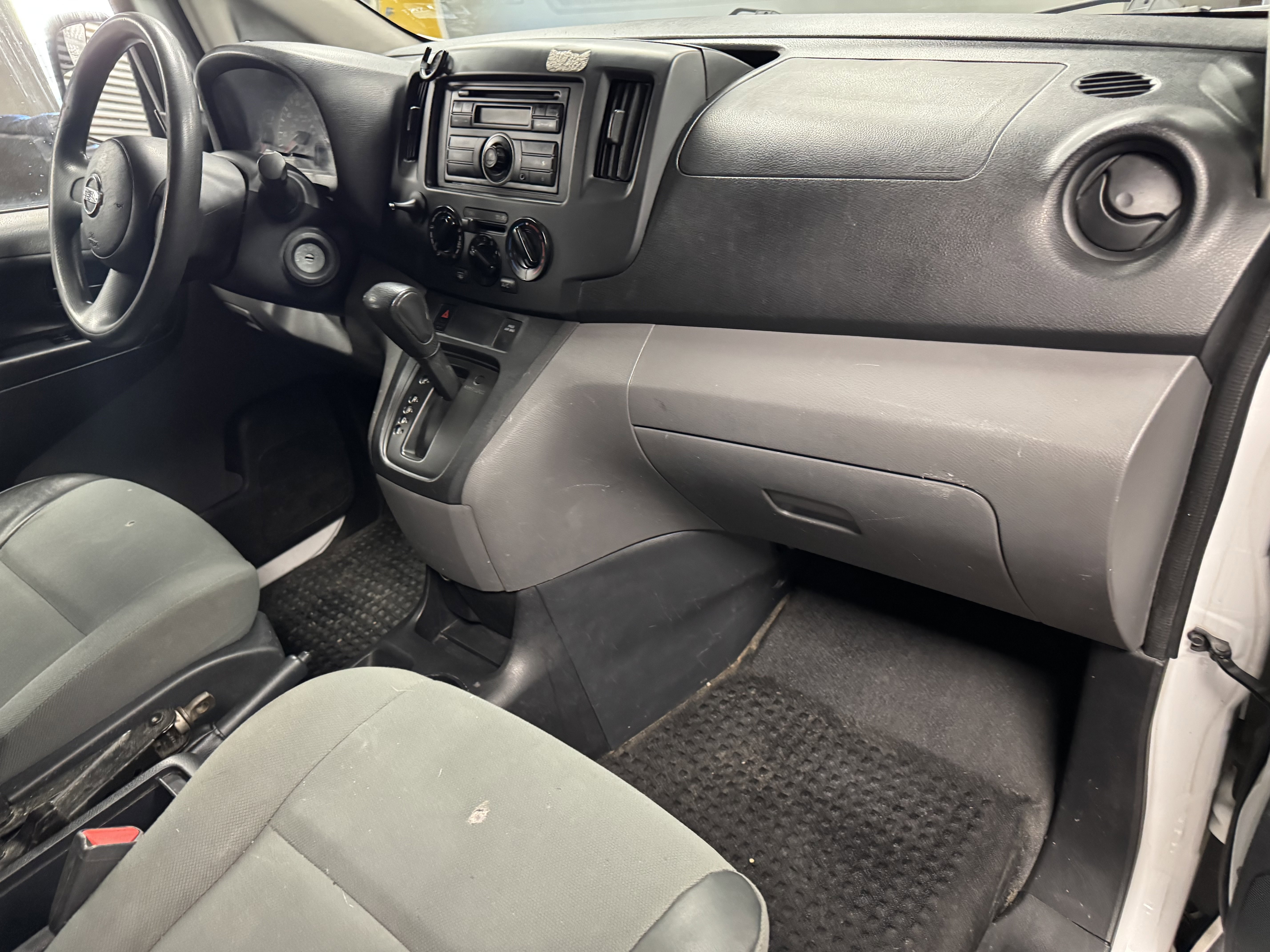 Used 2015 Nissan NV200 S w/ Back Door Glass Package image 14