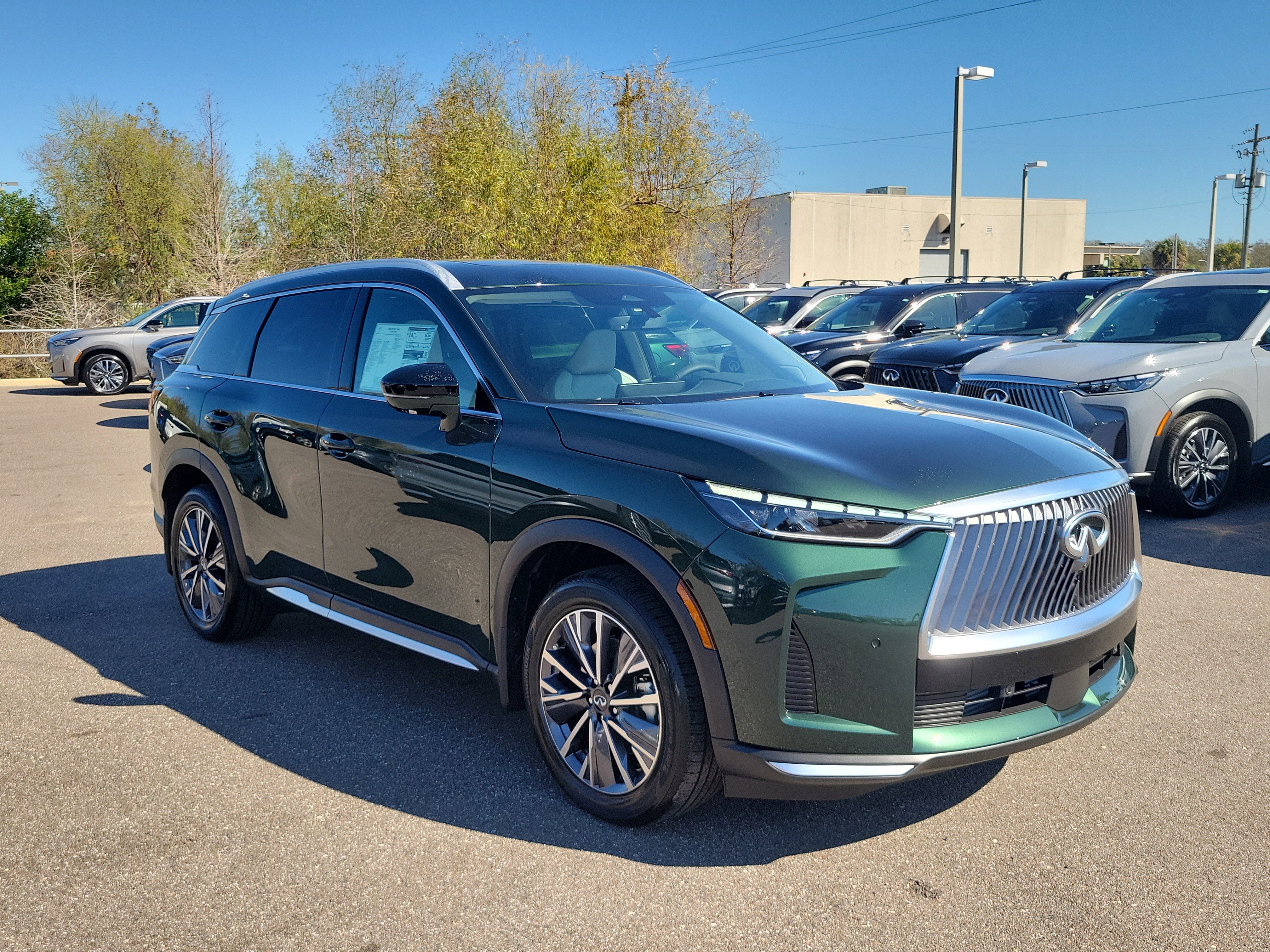 New 2026 INFINITI QX60 Luxe w/ Family Package image 2