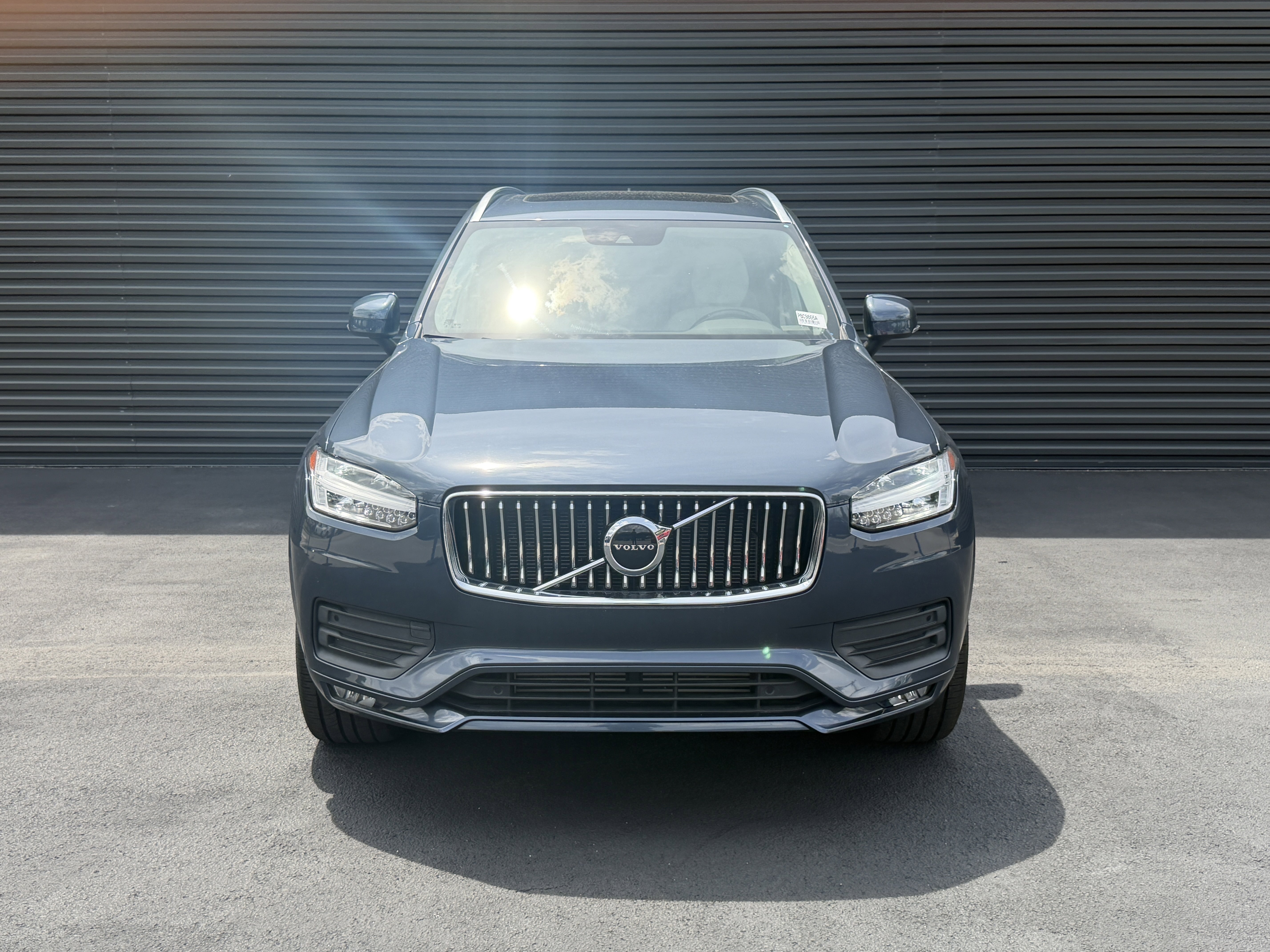 Used 2022 Volvo XC90 T5 Momentum w/ Protection Package Premier FWD image 6