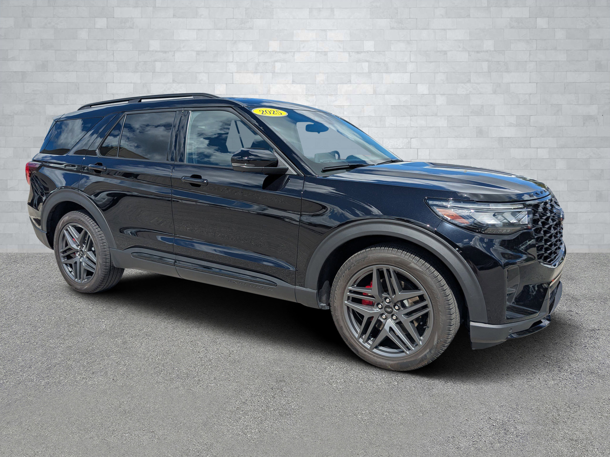 Used 2025 Ford Explorer ST