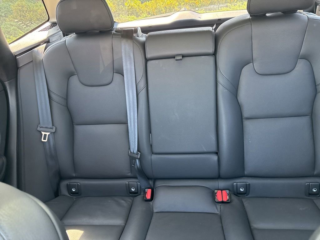 Certified 2025 Volvo XC60 B5 Plus image 23