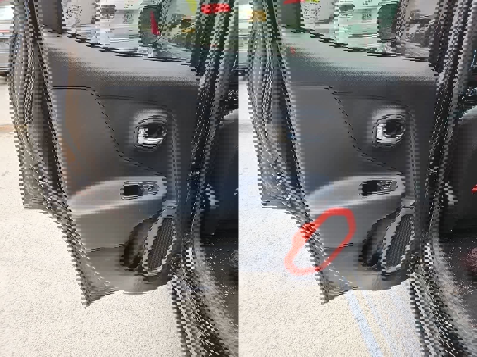 Used 2017 Jeep Renegade Trailhawk image 27