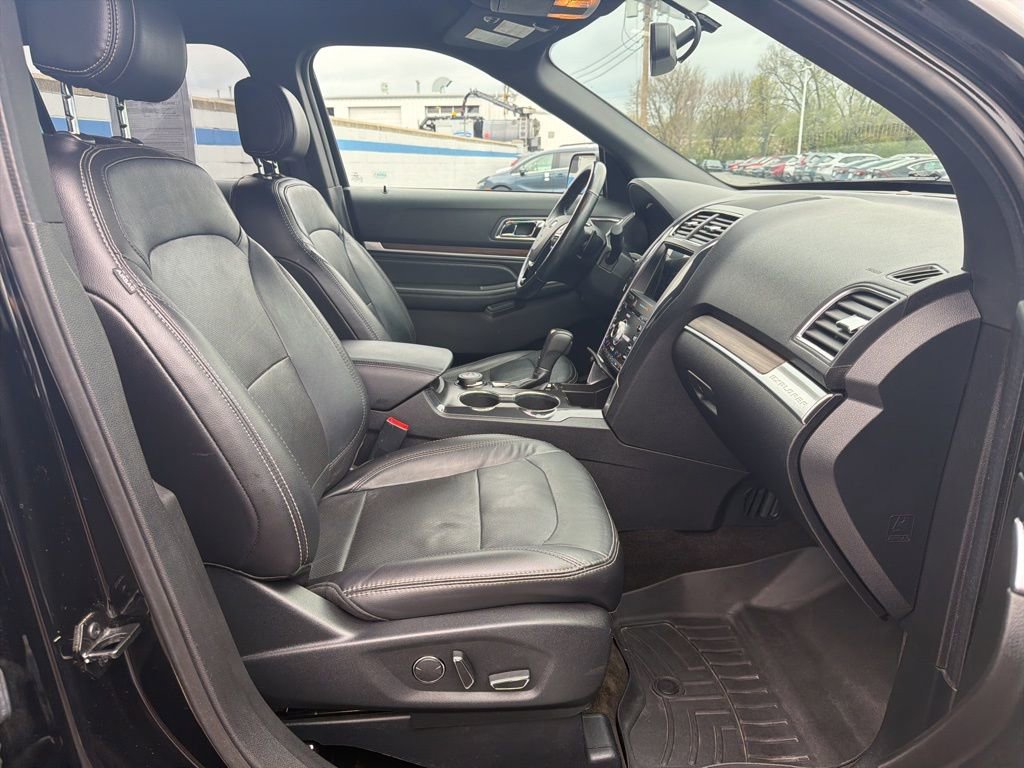 Used 2017 Ford Explorer Limited AWD/4WD image 25