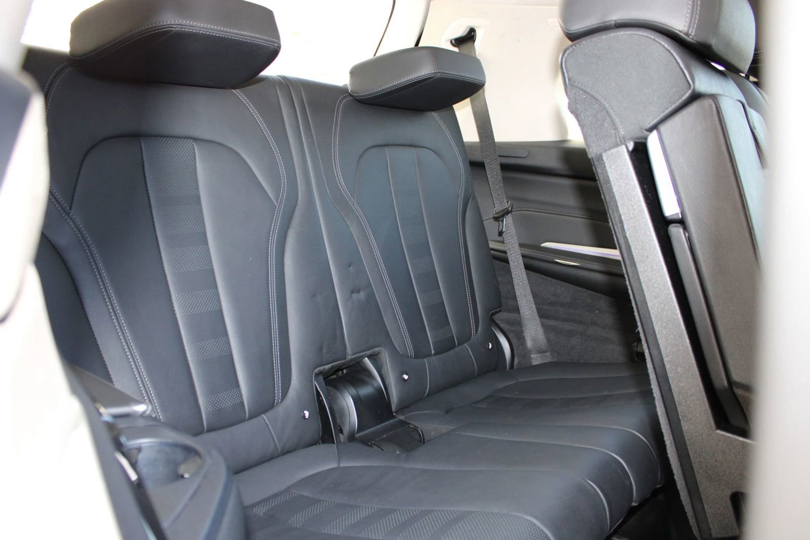 Used 2022 BMW X7 xDrive40i w/ Premium Package image 19