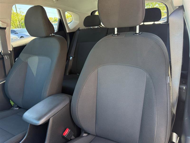 Used 2024 Hyundai Kona SEL FWD image 11