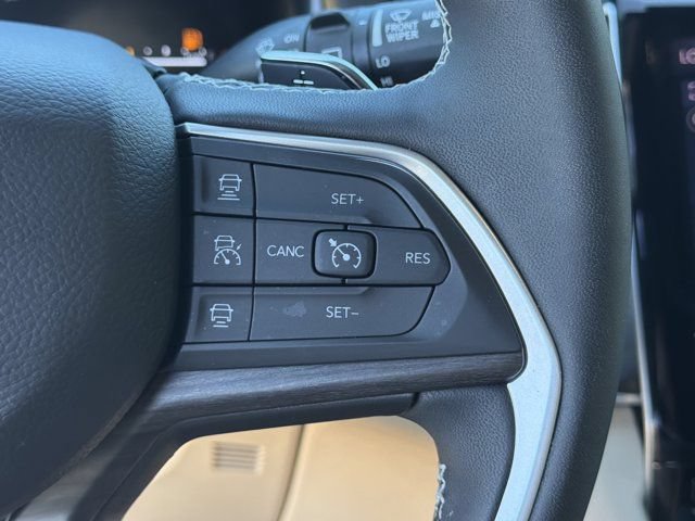 Certified 2025 Jeep Grand Cherokee L Limited w/ Luxury Tech Group II AWD/4WD image 29