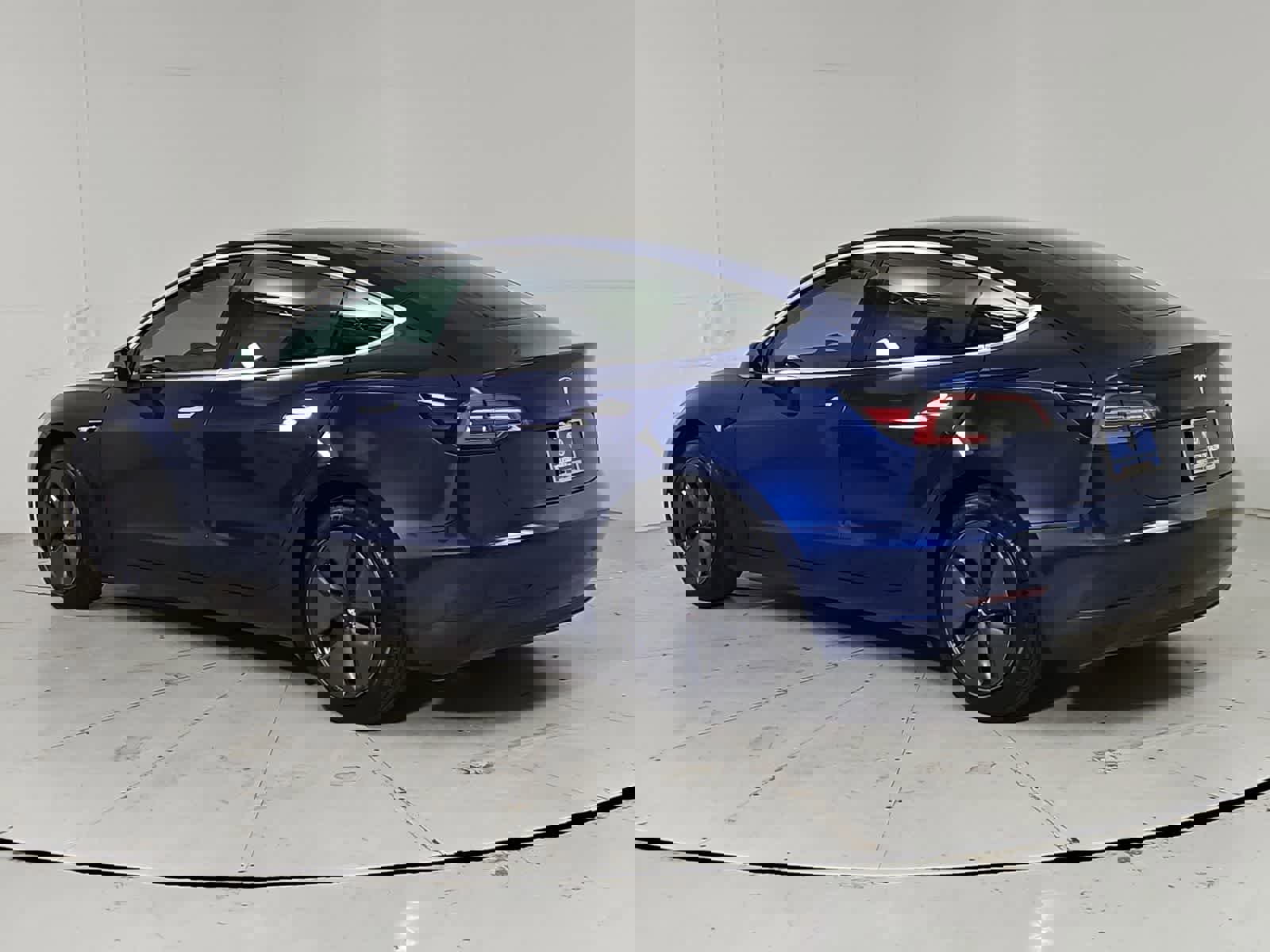 Used 2020 Tesla Model 3 Standard Range image 4