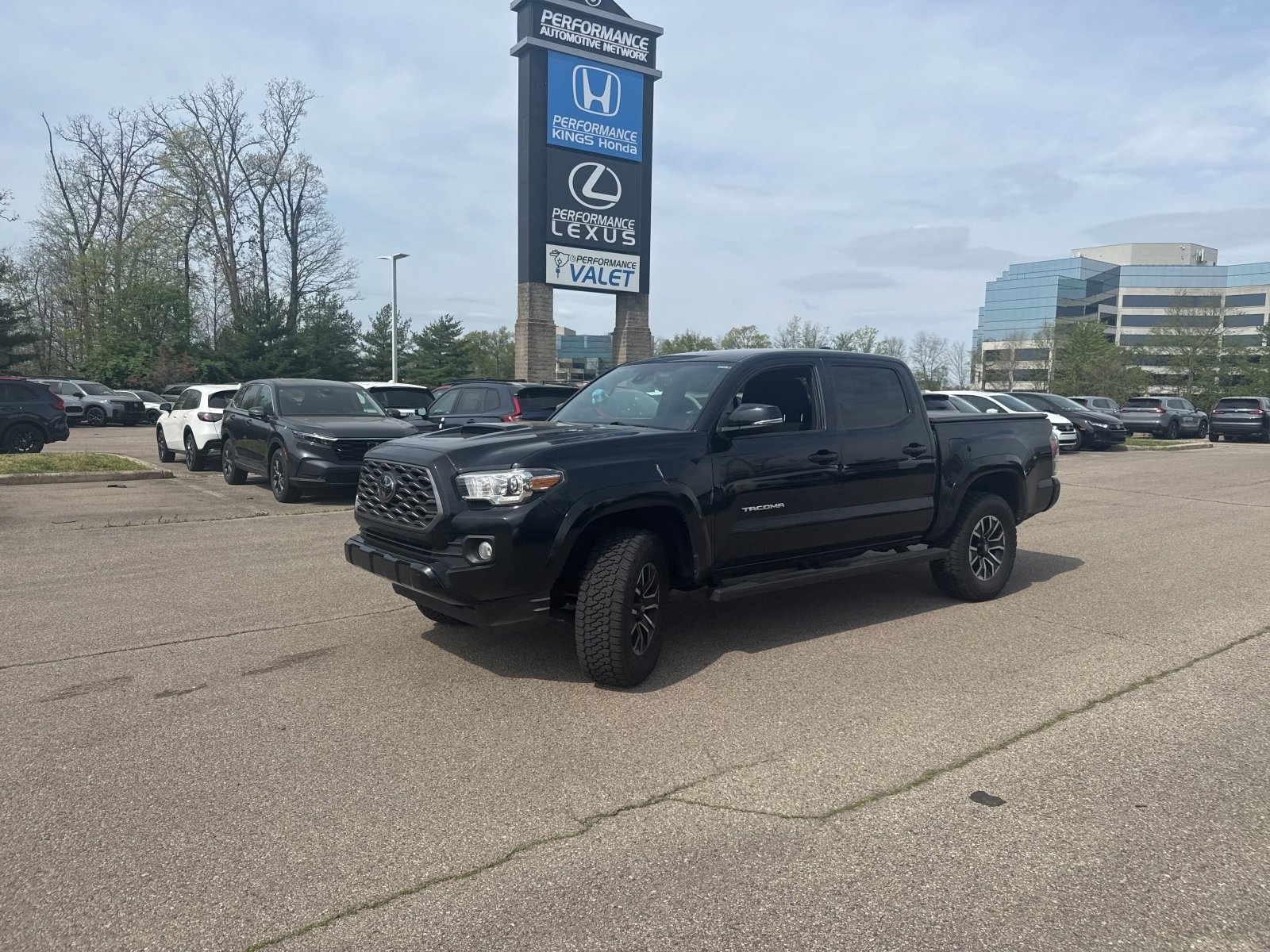 Used 2021 Toyota Tacoma TRD Sport w/ Technology Package image 11