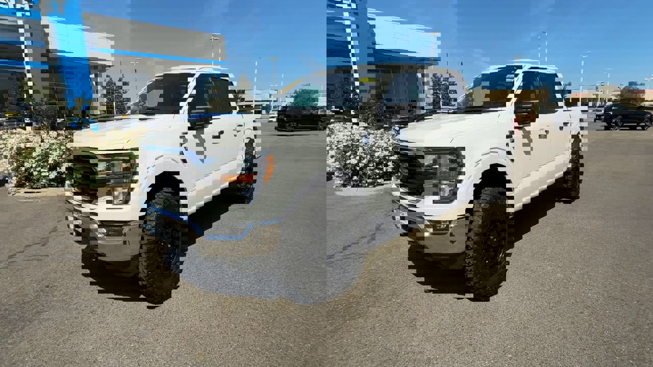 Used 2023 Ford F150 XLT AWD/4WD image 3