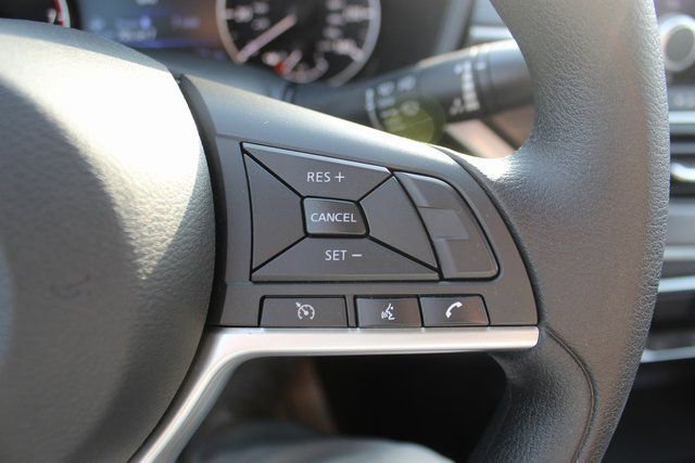 Used 2025 Nissan Altima 2.5 SV image 14