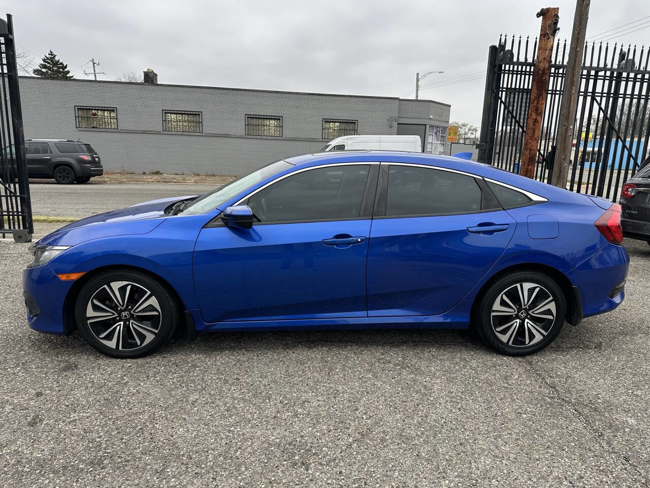 Used 2017 Honda Civic EX-L image 8