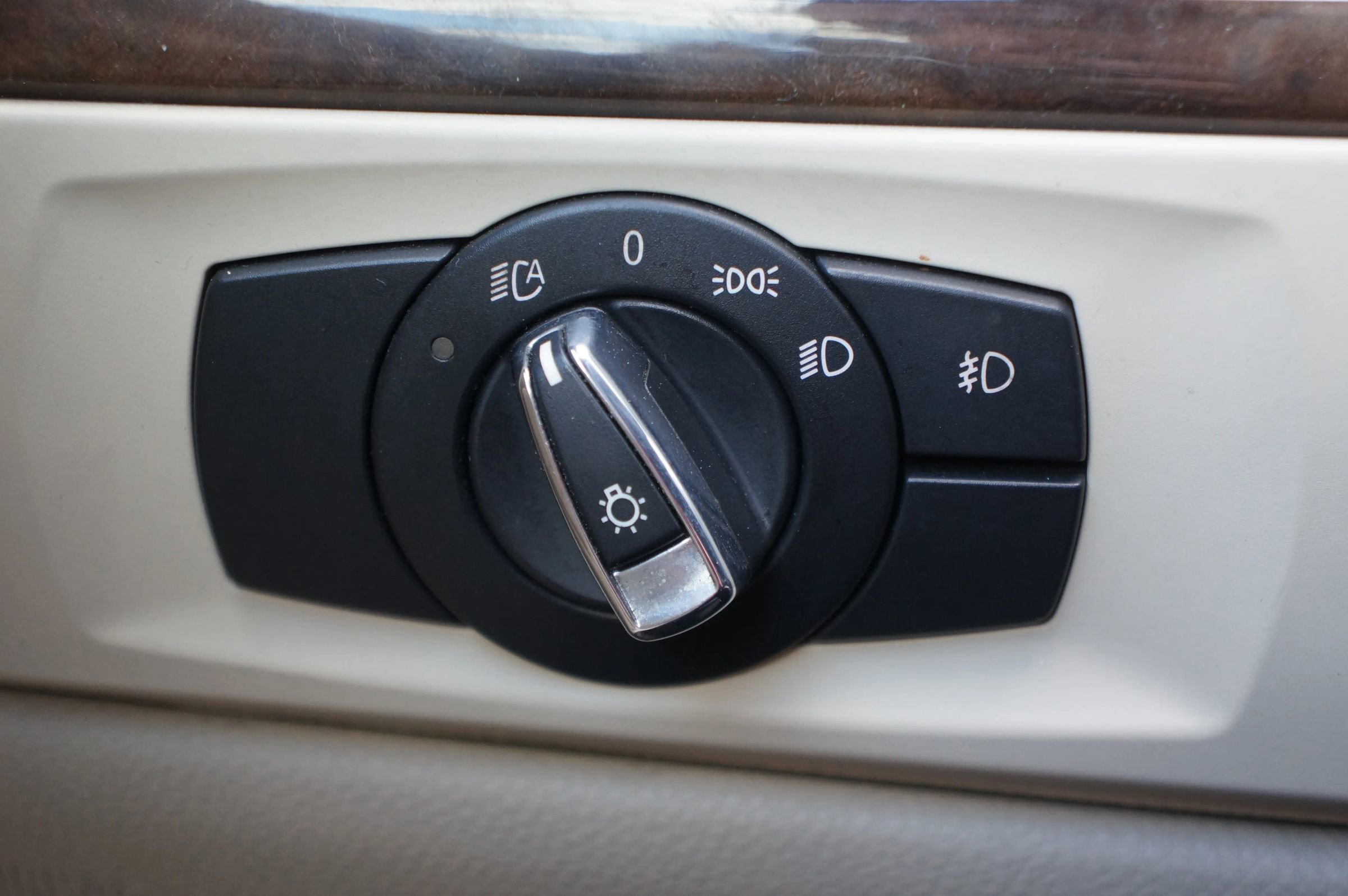 Used 2010 BMW 335i Convertible image 39