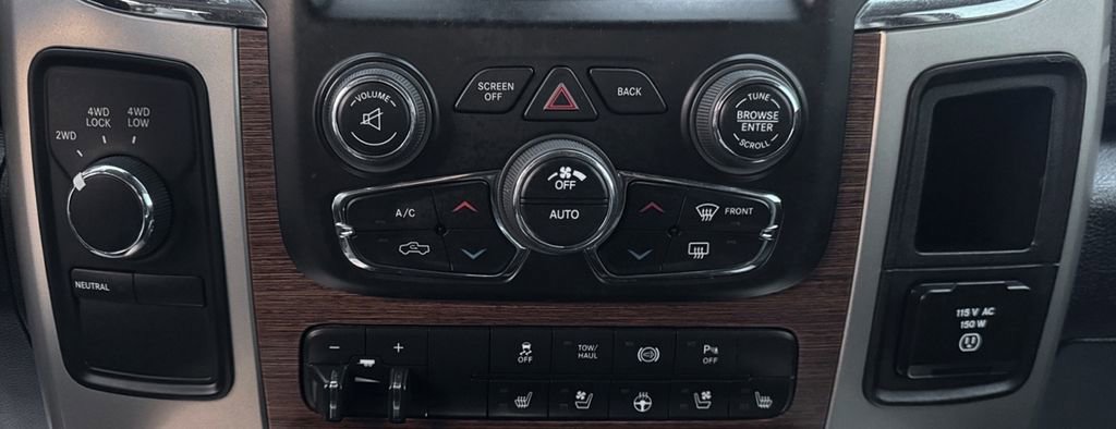 Used 2014 RAM 3500 Laramie image 31