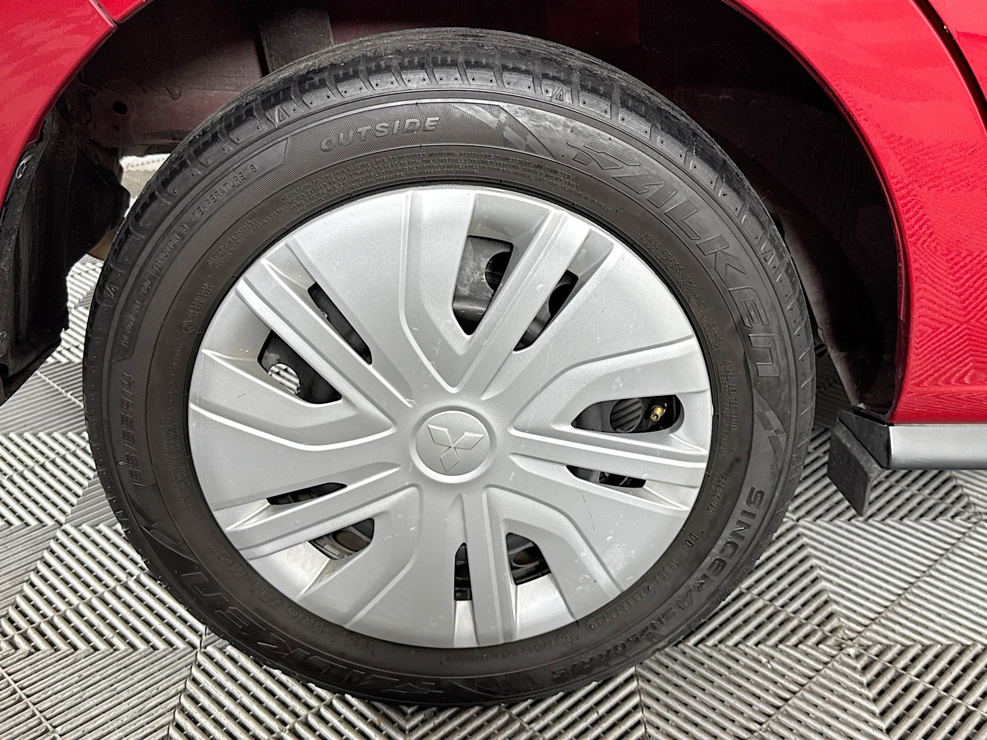 Used 2024 Mitsubishi Mirage ES FWD image 31