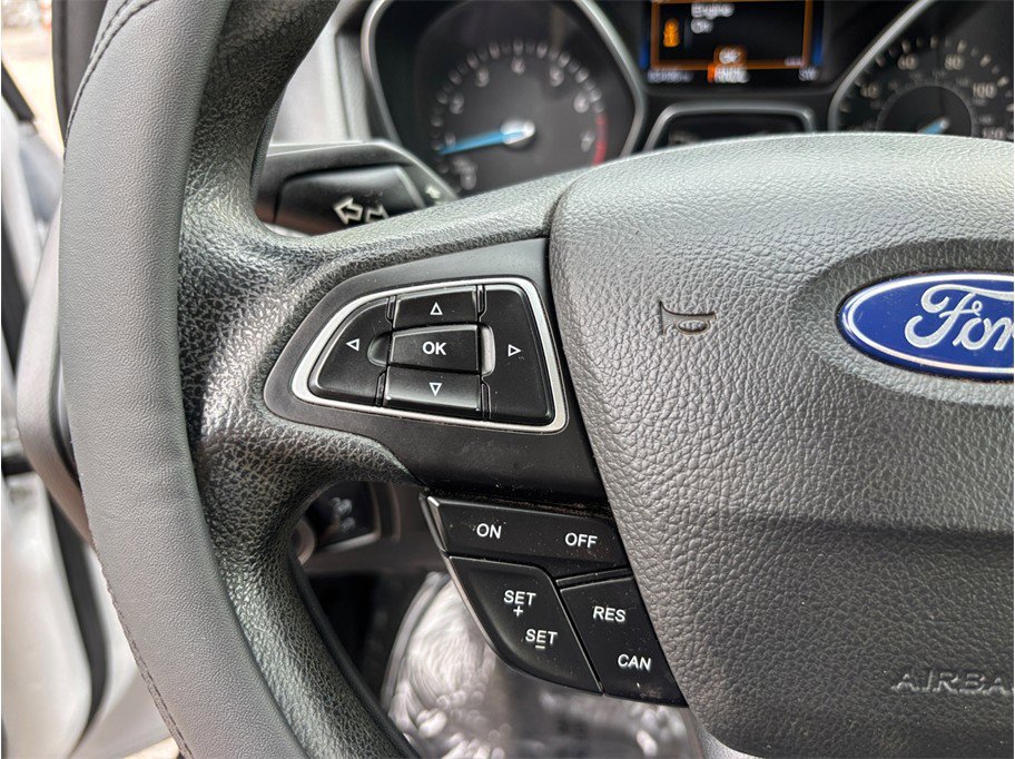 Used 2017 Ford Focus SE FWD image 19