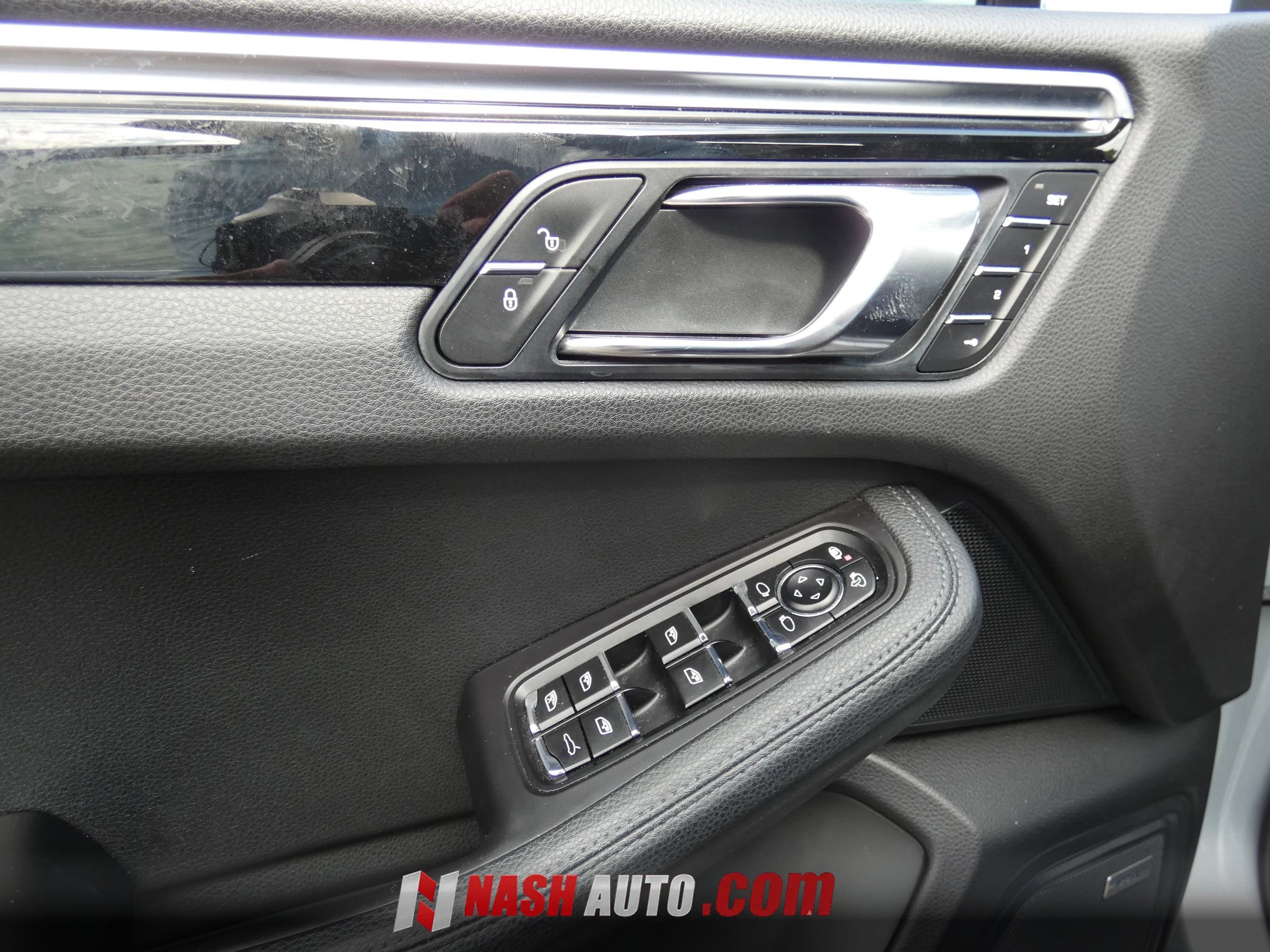 Used 2017 Porsche Macan S AWD/4WD image 65