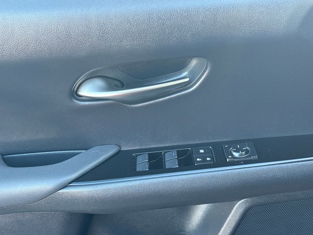 Used 2023 Lexus UX 250h AWD image 33