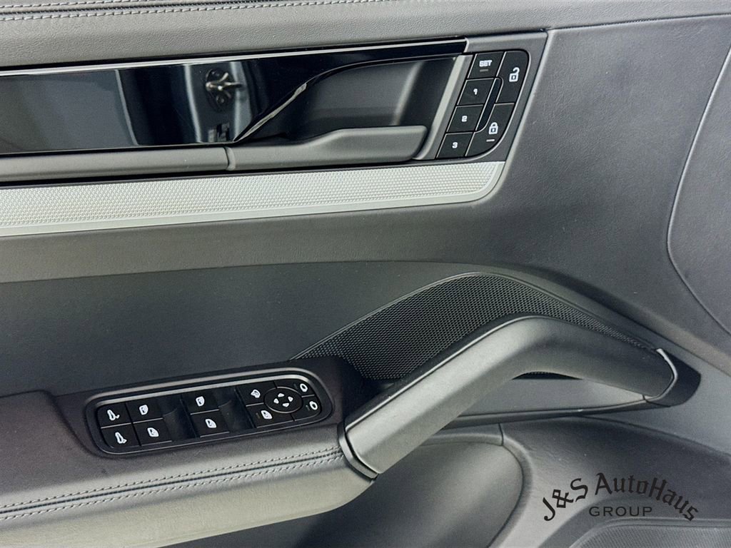Used 2024 Porsche Cayenne S w/ Premium Package Plus (PP1) image 24