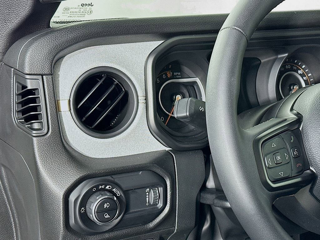 Used 2024 Jeep Gladiator Sport image 11