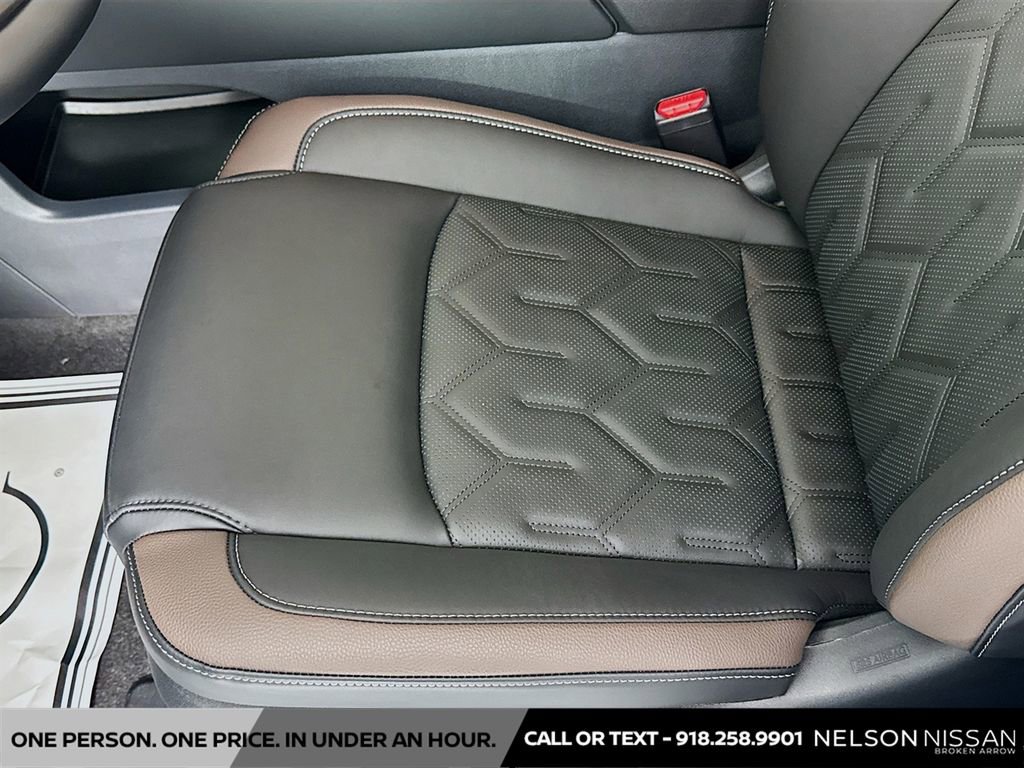 New 2026 Nissan Pathfinder Platinum AWD/4WD image 19