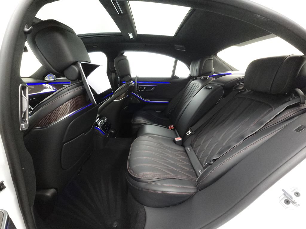 Used 2024 Mercedes-Benz S 63 AMG S w/ Carbon Fiber Exterior Package image 30