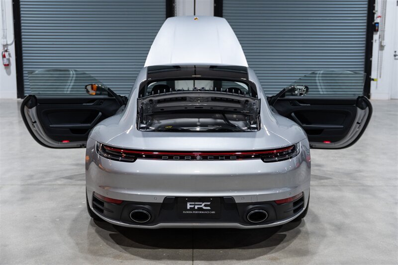 Used 2024 Porsche 911 Carrera T RWD image 40