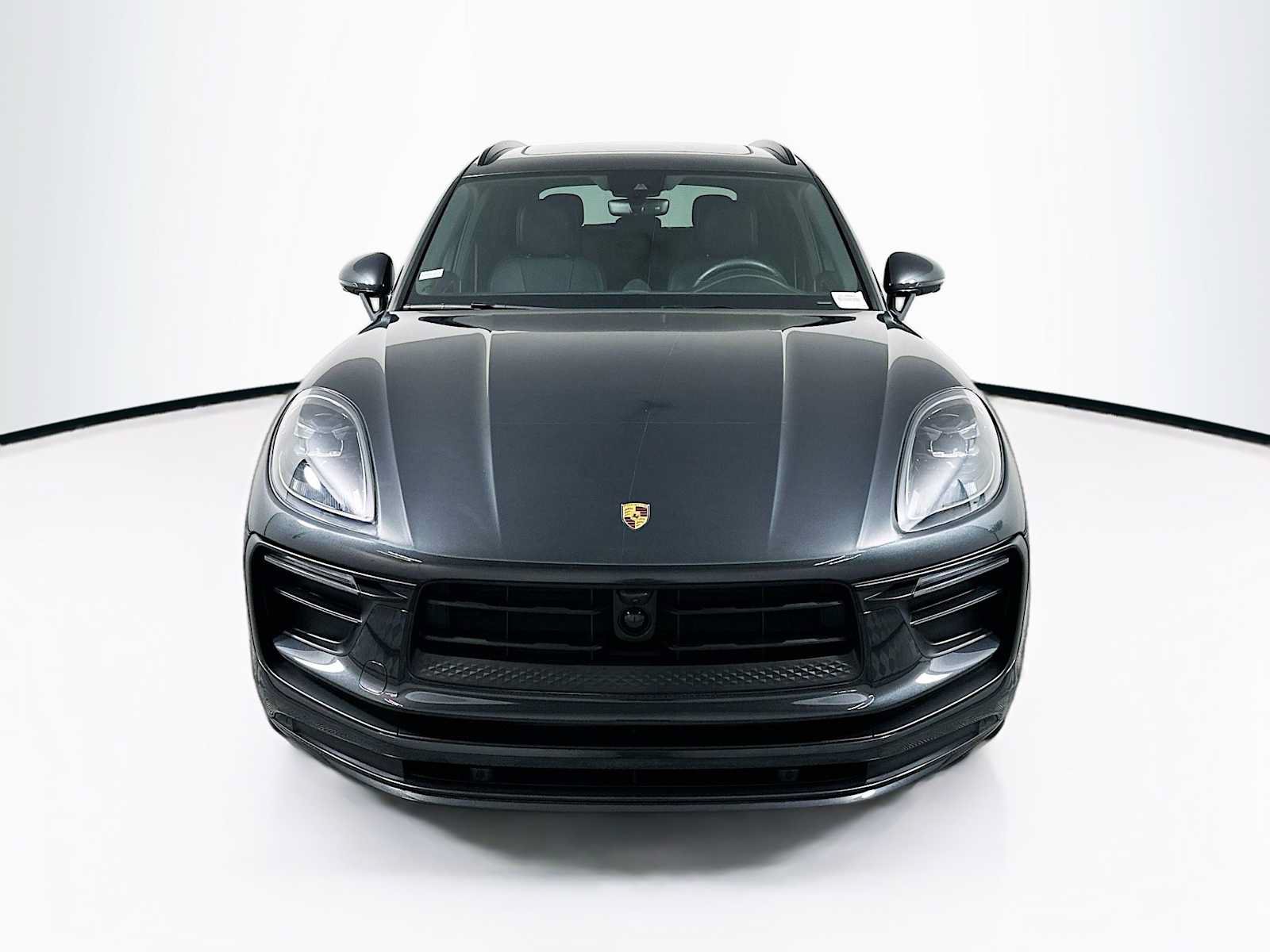 Certified 2026 Porsche Macan AWD/4WD image 6
