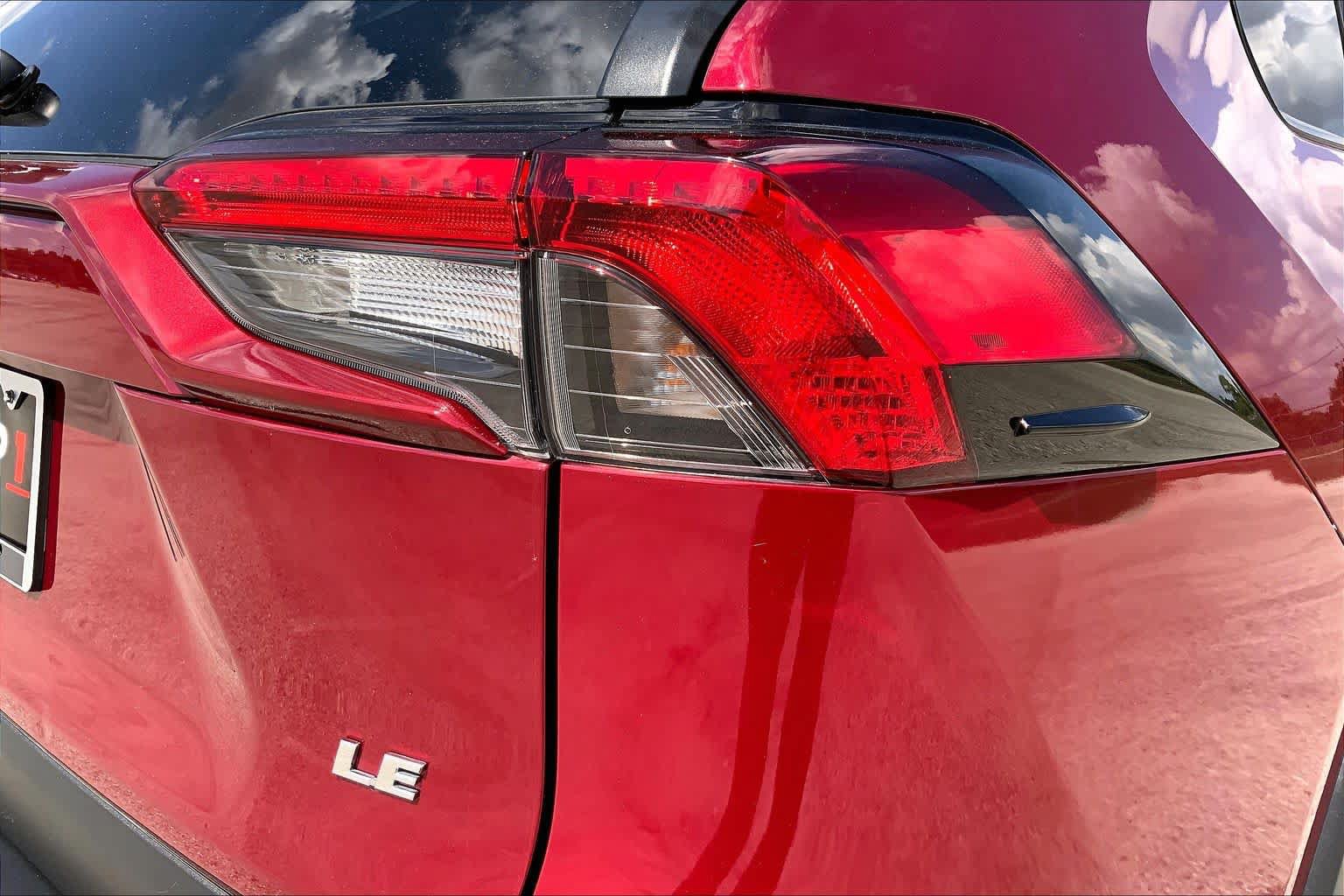 Used 2021 Toyota RAV4 LE FWD image 30