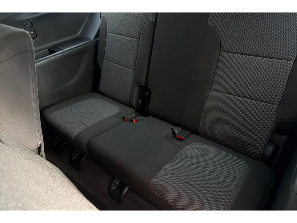 Used 2023 Chevrolet Traverse LT FWD image 17