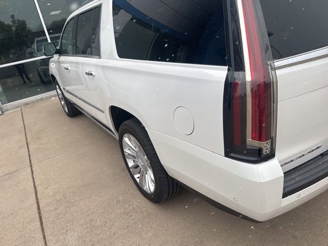 Used 2019 Cadillac Escalade ESV Platinum image 3