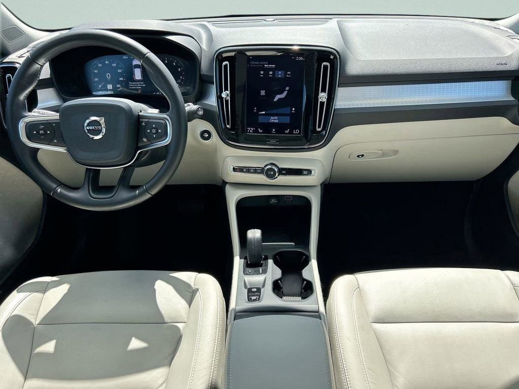 Used 2019 Volvo XC40 T5 Momentum image 20