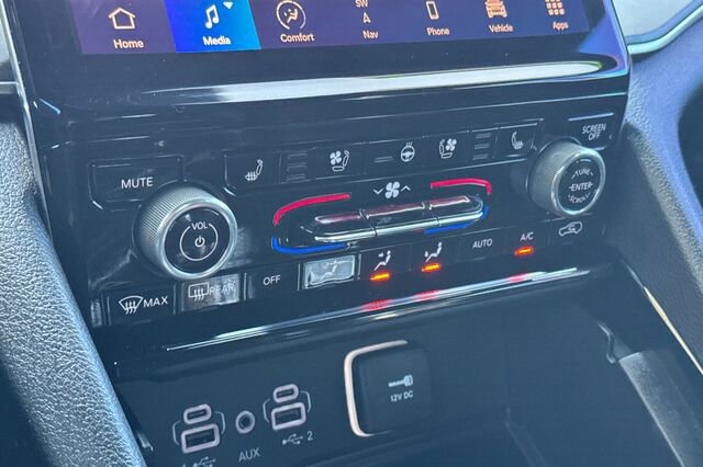 Used 2022 Jeep Grand Cherokee Overland w/ Advanced Protech Group III image 21