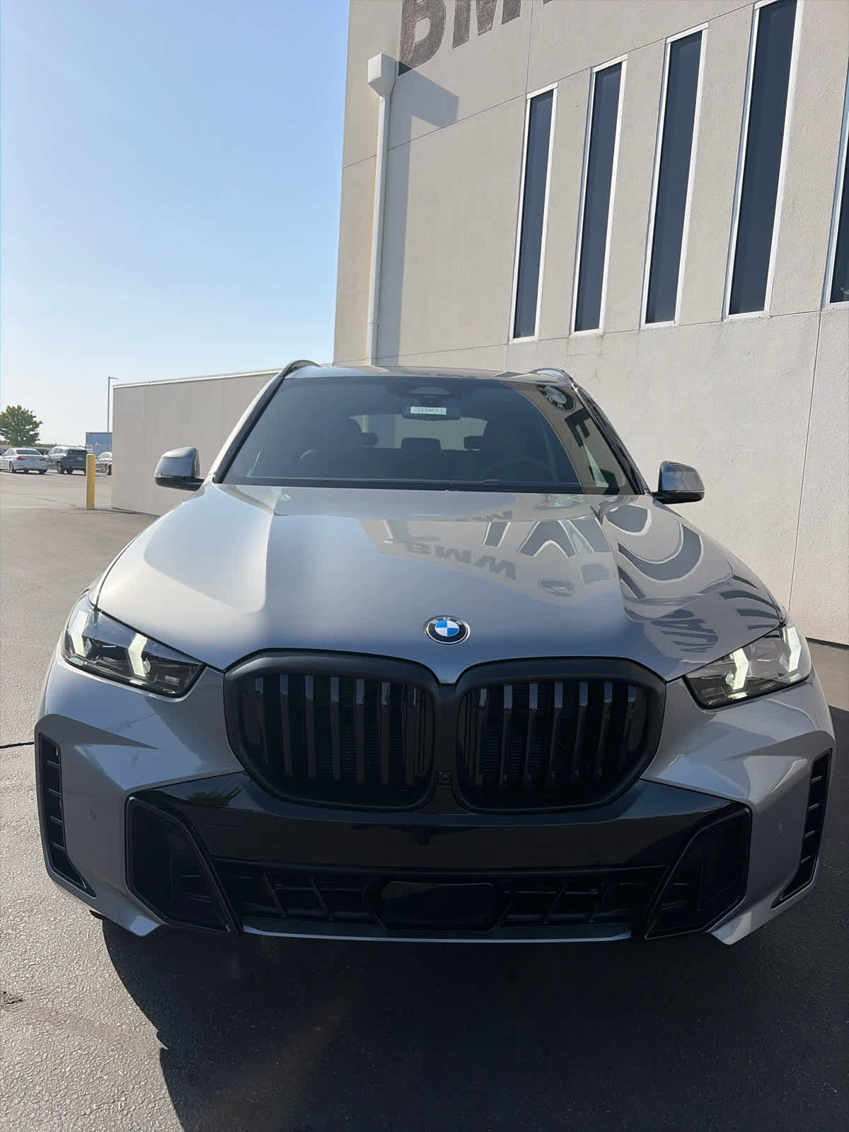 New 2026 BMW X5 xDrive40i w/ M Sport Package AWD/4WD image 2