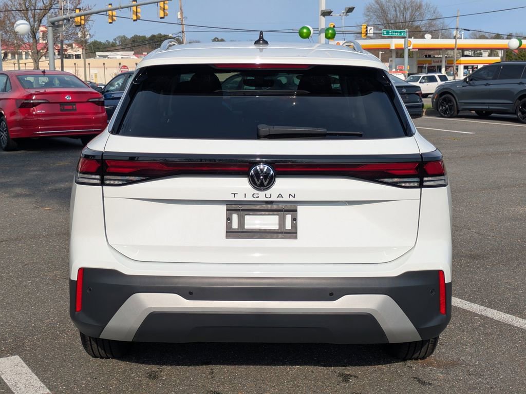 Certified 2025 Volkswagen Tiguan S image 5