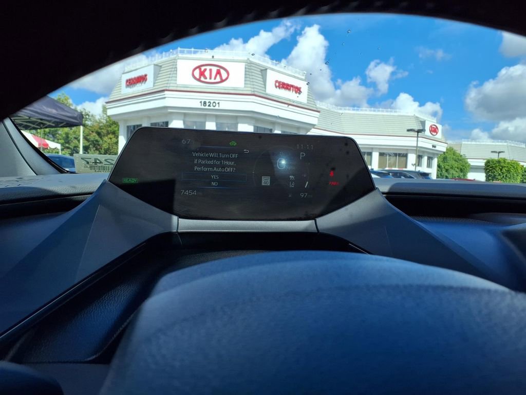 Used 2024 Toyota Prius LE image 11