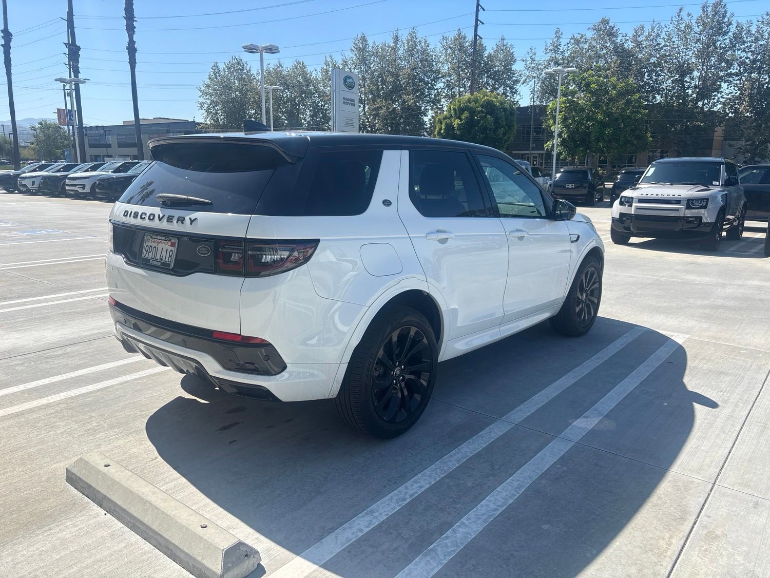 Used 2023 Land Rover Discovery Sport SE R-Dynamic AWD/4WD image 3